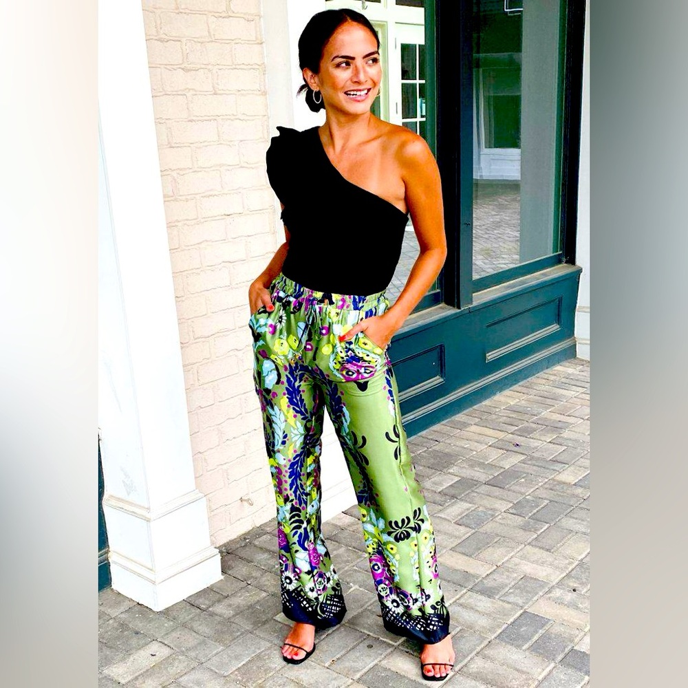 NWT Zara Flowy Wide Leg Drawstring Printed Pants Size Small ELASTIC at WAIST
